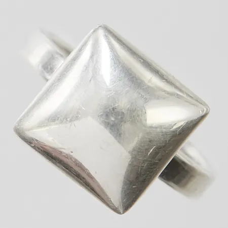 Ring, Ø17¼, bredd: 2,8-11,7mm, mindre repor, silver, 925/1000 Vikt: 4,2 g
