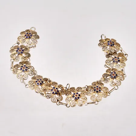 Armband i silver, 17cm, filegran arbete med emalj detaljer, saknar lås, 830/1000, vikt 7,3g.
