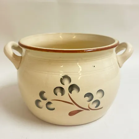 Karott, beigefärgad, Gustavsberg, höjd ca 14cm, bredd ca 19cm, saknar lock Skickas med postpaket.