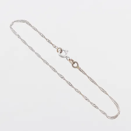 Armband 18k vitguld Balestra,längd ca 18 cm, bredd ca 1.6 mm. Vikt: 1,4 g