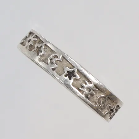Ring med mönster, stl 16¾, bredd 2mm, silver, 925/1000 Vikt: 2,9 g