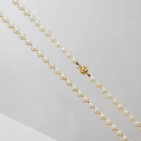 Pärlcollier med odlade saltvattenpärlor Øca.6mm, längd: 41,5cm, lås GHA 18K, bruttovikt 22,3g Vikt: 22,3 g