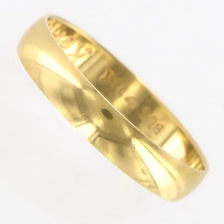 Ring slät stl 18, bredd: 4mm, gravyr, 18K Vikt: 1,9 g