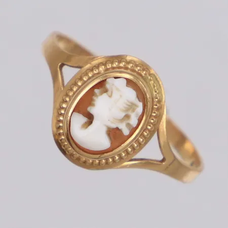 Ring med Camé, stl 17½, bredd 10,8mm, 18K Vikt: 1,2 g