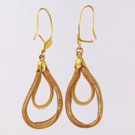 Ett par örhängen, 55mm, något bucklig, 21K Vikt: 6,8 g