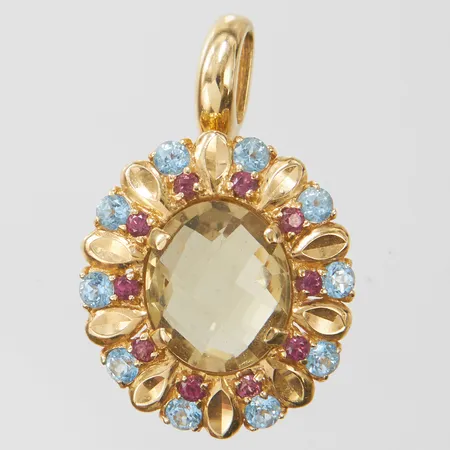 Hänge med grön kvarts samt stenar, längd ca 30mm inkl ögla, bredd 19mm, 14K, bruttovikt: 6,0g.