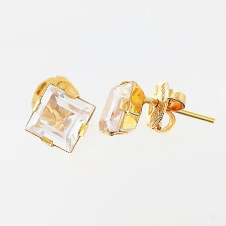 Ett par örhängen, vita stenar, 8,5x8,5mm, 18K Vikt: 1,6 g