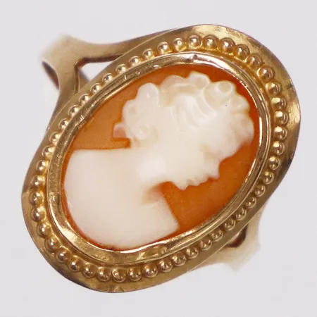 Ring camé, stl 16½, bredd 2-17,8mm, skev, 18K  Vikt: 2 g