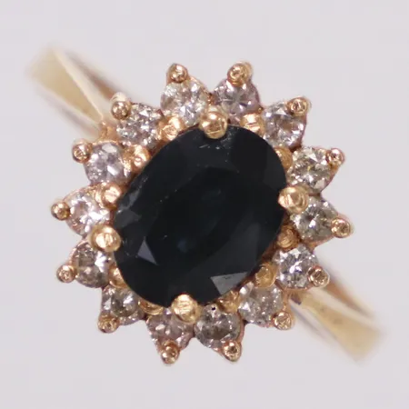 Ring diamanter 14 x ca0,02ct, safir, stl 16¾, bredd 2,6-12,5mm, repig skena, 18K  Vikt: 4,1 g