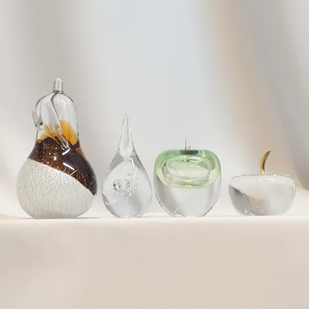 4st Brevpressar/skulpturer 6,5-15cm, delvis med stötskador, en märkt studio Åhus Skickas med postpaket.