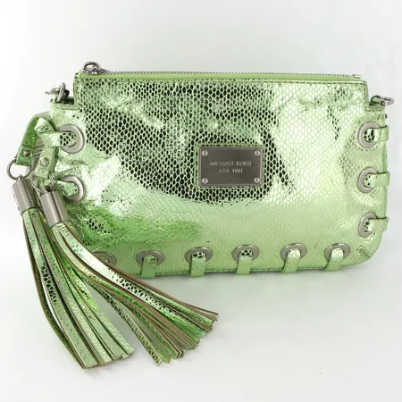 Väska, clutch Michael Kors, skinn, tassels, 16x26cm, detaljer i metall, dragkedja Vikt: 0 g Skickas med paket.