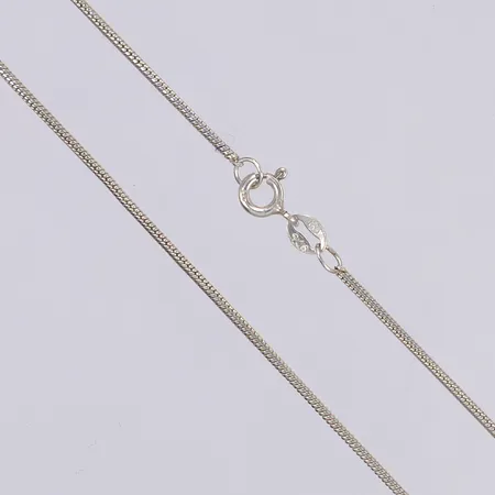 Halskedja längd 42cm, bredd 1mm silver 925/1000 Vikt: 4,1 g