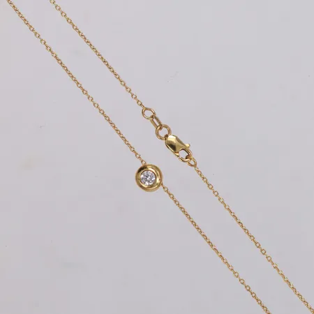 Kedja, längd 42cm, med hänge med briljantslipad diamant 0,17ct enligt certifikat, 18K Vikt: 0 g