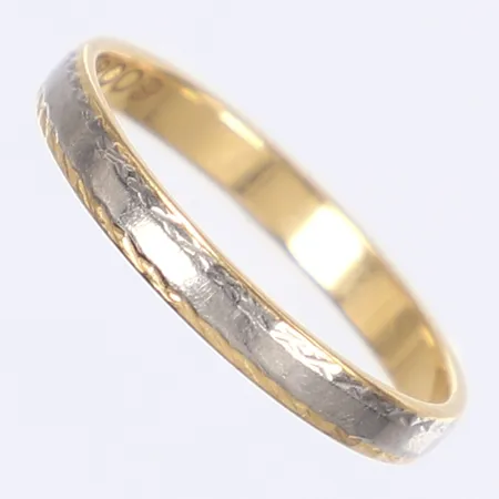 Ring stl 19¾ gravyr 18K Vikt: 3 g Vikt: 3 g Skickas med postpaket.