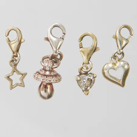 4 Berlocker, stjärna, hjärta, napp med vita stenar, hjärta med vit sten, silver, 925/1000 Vikt: 3,5 g