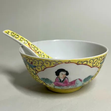 Skål med sked sent 1900-tal, stämpel