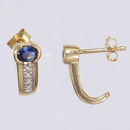 Ett par örhängen med blå safirer samt diamanter totalt 8xca 0,005ct 13x6mm 18K  Vikt: 2,1 g