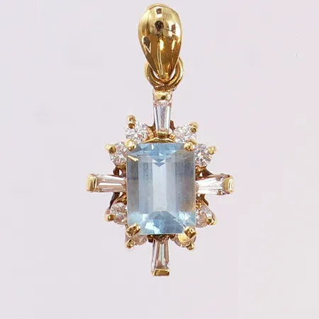 Hänge med blå och vita stenar, 30x18mm, 18K Vikt: 2,7 g