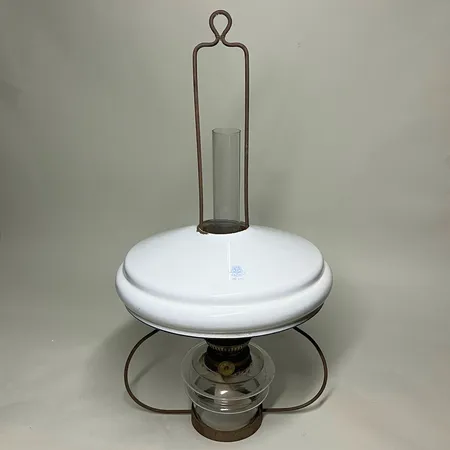 Fotogenlampa Kockum med emaljtak, emaljbortfall, k.E.R Sweden 26cm, ej funktionstestad Skickas med paket.