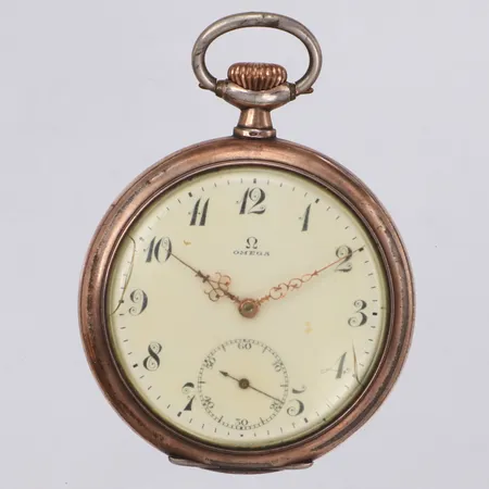 Fickur, Omega, Ø52mm, #6083089, sprickor i plastglas, går ej, bucklor, 800/1000 silver. Bruttovikt 92,0g