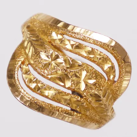 Ring mönstrad, stl 21, bredd 2,9-20,6mm, 21K Vikt: 5,2 g