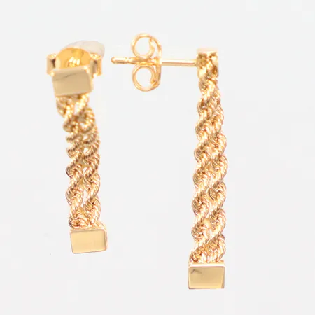 Ett par örhängen längd 29mm, bredd 4,5mm, 18K Vikt: 2,1 g