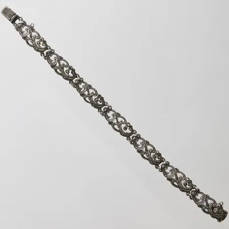 Armband med markasiter, några saknas, längd: 18,2cm, bredd: 8-10mm, säkerhetskedja saknas, svenska stämplar, silver, 830/1000 Vikt: 16,1 g