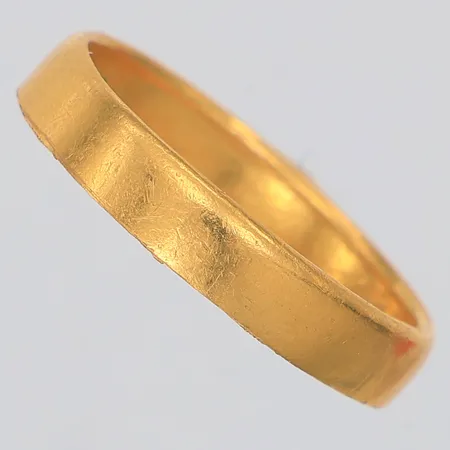 Ring uppsågad stl 18, gravyr, kattfot 23K Vikt: 5,3 g