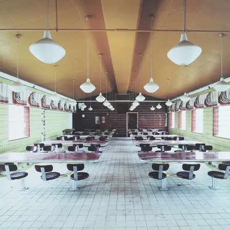 Digitaltryck av Jan Jörnmark signerad samt numrerad 1/10, rammått: 55x40cm, inköpt på Agallery i Göteborg för 2900kr Vikt: 0 g Skickas med postpaket.