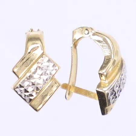 Ett par örhängen längd 16mm bredd 9mm 14K Vikt: 1,8 g Vikt: 1,8 g