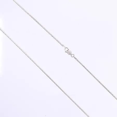 Halskedja 55,5cm bredd 1mm silver 925/1000  Vikt: 6,3 g