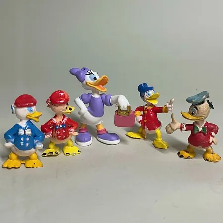 5 st små Disneyfigurer Kalle Anka och Kajsa Anka, färgbortfall