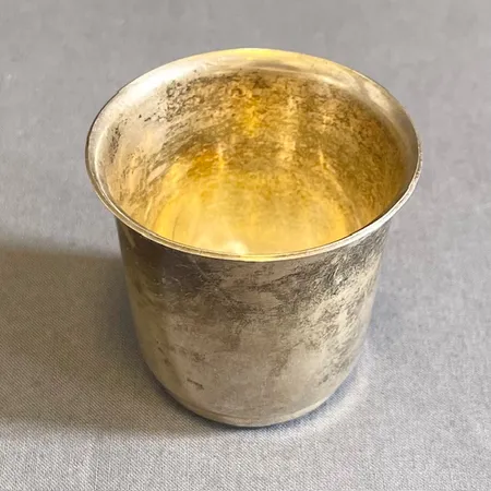 Bägare tillverkad av Waleby Ab Juvelerare Oskar år 1969, höjd ca 6cm, silver Vikt: 76 g