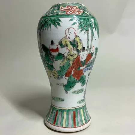 Vas Kinesisk 1900-talets början Famille Verte, 19,5cm hög
