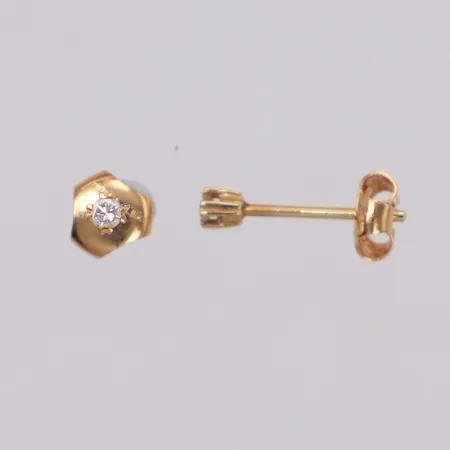 Ett par örhängen med diamanter 2xca 0,02ct, Ø2,2mm, 18K Vikt: 0,5 g