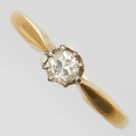 Enstensring med gammalslipad diamant 1 x ca.0,20ct, Ø16½, bredd: 0,9-4,5mm, personlig gravyr, 18K Vikt: 2,1 g