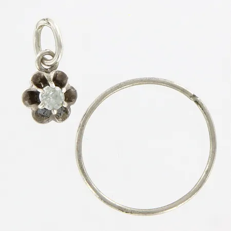 Berlock med sten 15mm, Ø7mm, ring stl 16, bredd: 1mm, ostämplat silver Vikt: 0,8 g