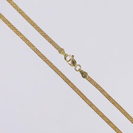 Halskedja, 44,5cm, bredd 2mm, lätt bucklig, 21K  Vikt: 10,6 g