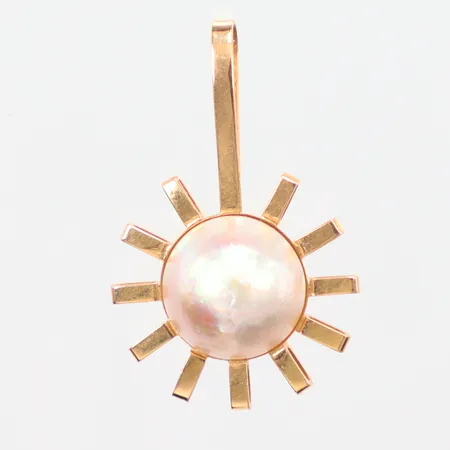 Hänge med mabe` pärla, Fryklund & Pålsson Guldateljen 	 Stockholm år 1962, längd 3,5cm, 18K  Vikt: 4,8 g