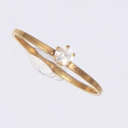 Ring med vit sten stl 17 bredd 1-3mm 18K  Vikt: 0,7 g