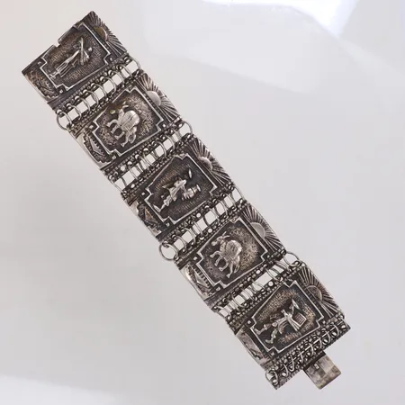 Armband, ledat, längd 17,5cm, bredd 42mm, 900/1000 silver Vikt: 99,6 g