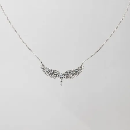 Collier, Thomas Sabo, Felixvingar med blå samt vita stenar, längd: 40-45cm, motivets bredd: 45,8mm, silver, 925/1000, originaletui medföljer Vikt: 8 g