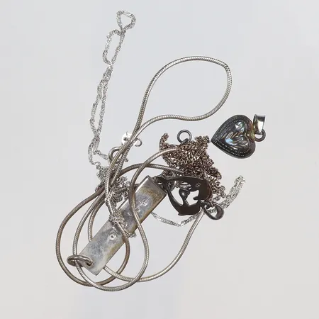 Diverse silver, slitet/defekt, 925/1000 Vikt: 14,1 g