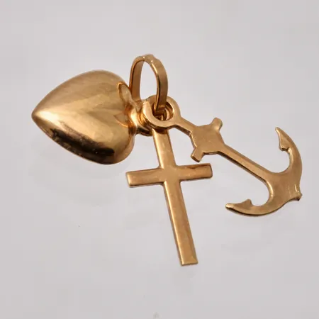 Hänge i 18K guld, Tro/Hopp/Kärlek, mått 8x17,3mm, tillverkad av Guldfynd, vikt 0,76g.