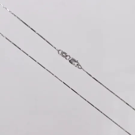 Kedja 42cm, bredd 0,7mm, Balestra, vitguld, 18K  Vikt: 2,5 g