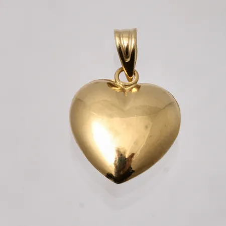 Hänge i 18K guld, Hjärta, mått 11,9x18,3mm, vikt 0,62g.