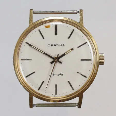 Herrur Certina New Art 18K Ø33,5mm boett nr. 441.3810.68, manuell uppdragning, repigt glas, fläckig urtavla, gravyr bruttovikt 26,4g
