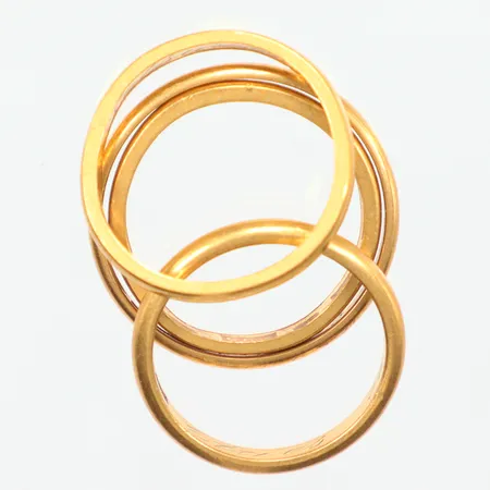 4 Ringar släta , gravyrer 23k Vikt: 15,6 g