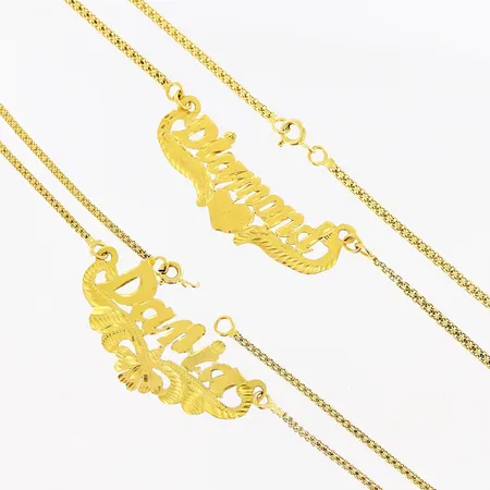 2 namncollier, 42,5cm, 40cm, defekter på ett lås, 21K   Vikt: 14,1 g