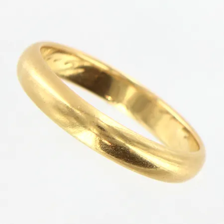 Ring slät stl 22½, bredd: 4mm, gravyr, 18K Vikt: 6,8 g